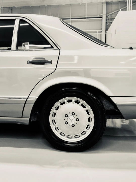 1988 Mercedes-Benz W126 S-Class Sedan - Image 19 of 31