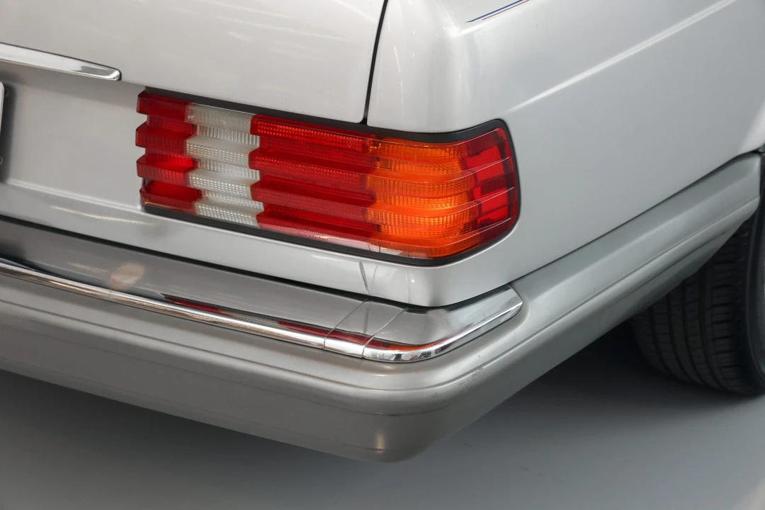 1988 Mercedes-Benz W126 S-Class Sedan - Image 17 of 31