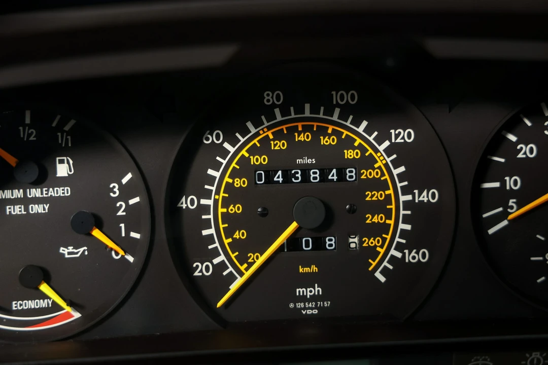 1988 Mercedes-Benz W126 S-Class Sedan - Image 29 of 31
