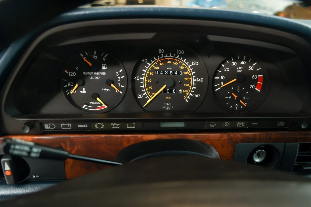 1988 Mercedes-Benz W126 S-Class Sedan - Image 28 of 31
