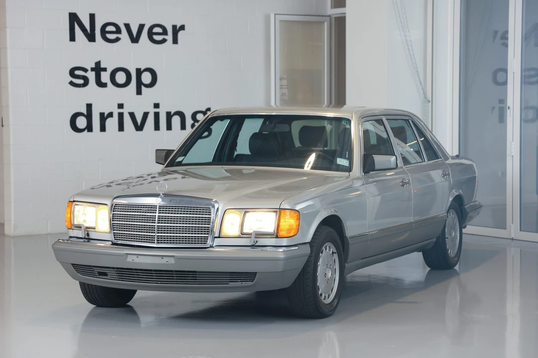 1988 Mercedes-Benz W126 S-Class Sedan - Image 2 of 31