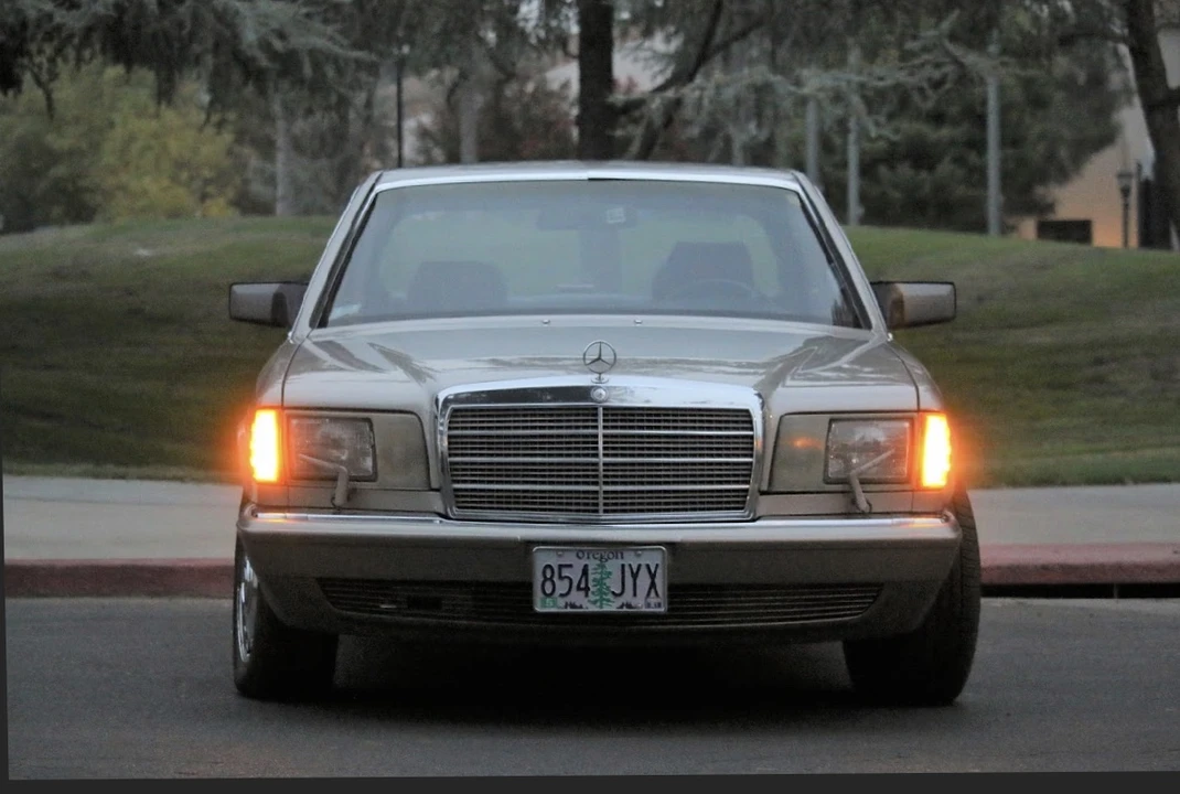 1988 Mercedes-Benz W126 S-Class Sedan - Image 28 of 31