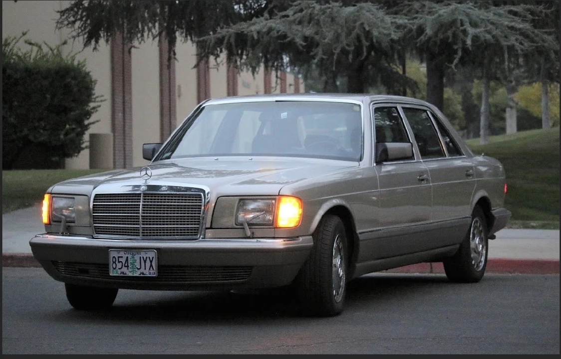 1988 Mercedes-Benz W126 S-Class Sedan - Image 3 of 31