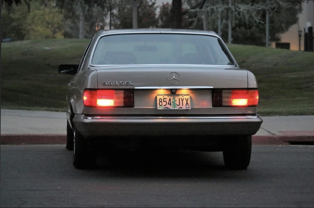 1988 Mercedes-Benz W126 S-Class Sedan - Image 10 of 31