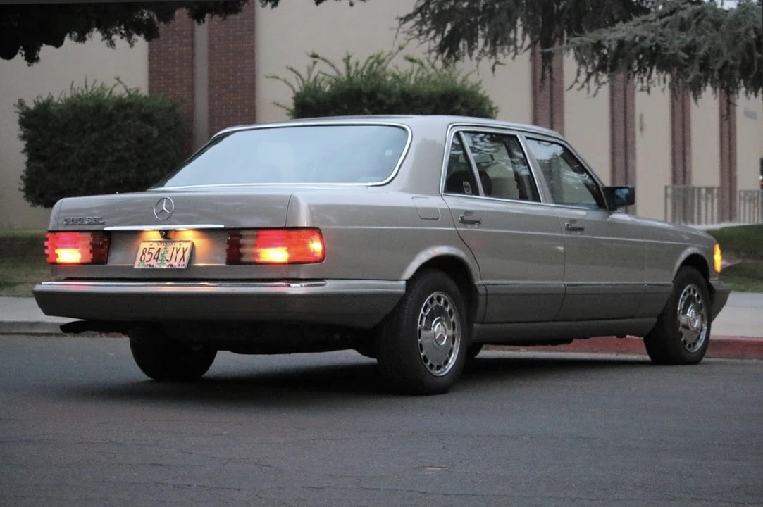 1988 Mercedes-Benz W126 S-Class Sedan - Image 15 of 31