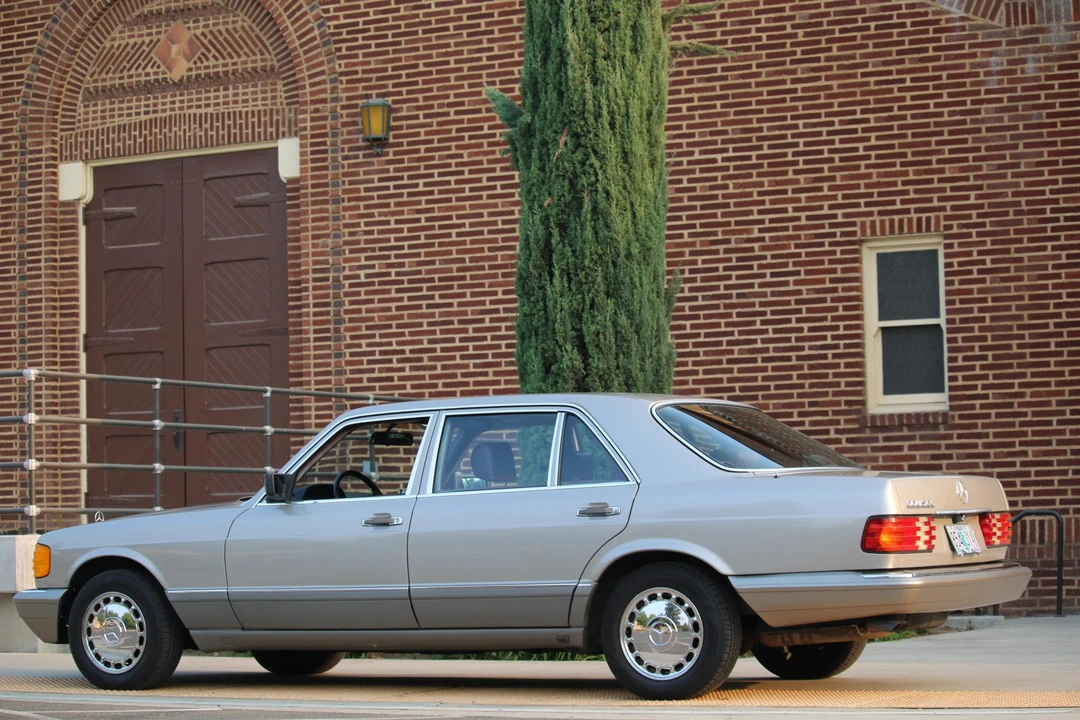 1988 Mercedes-Benz W126 S-Class Sedan - Image 7 of 31