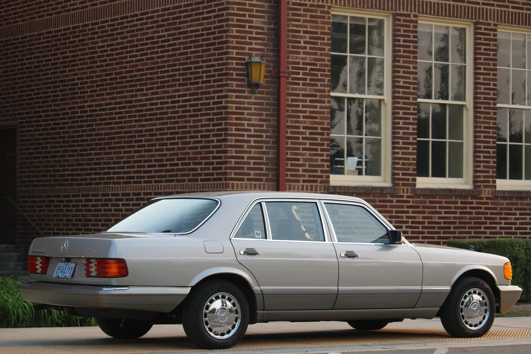 1988 Mercedes-Benz W126 S-Class Sedan - Image 16 of 31