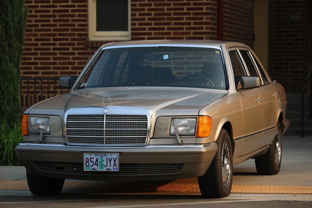 1988 Mercedes-Benz W126 S-Class Sedan - Image 2 of 31