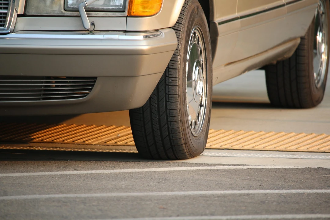 1988 Mercedes-Benz W126 S-Class Sedan - Image 31 of 31