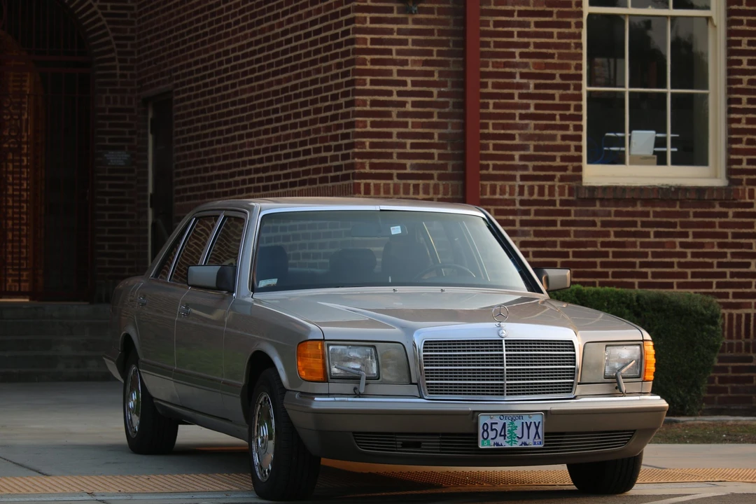 1988 Mercedes-Benz W126 S-Class Sedan - Image 24 of 31
