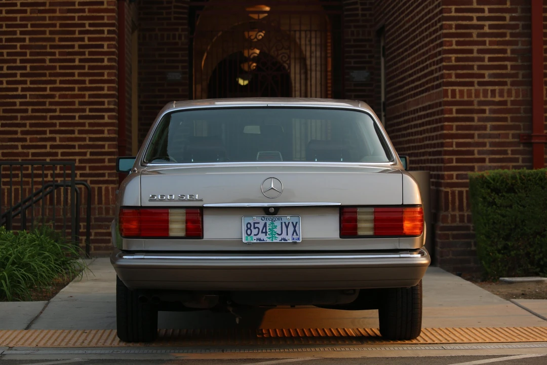 1988 Mercedes-Benz W126 S-Class Sedan - Image 11 of 31