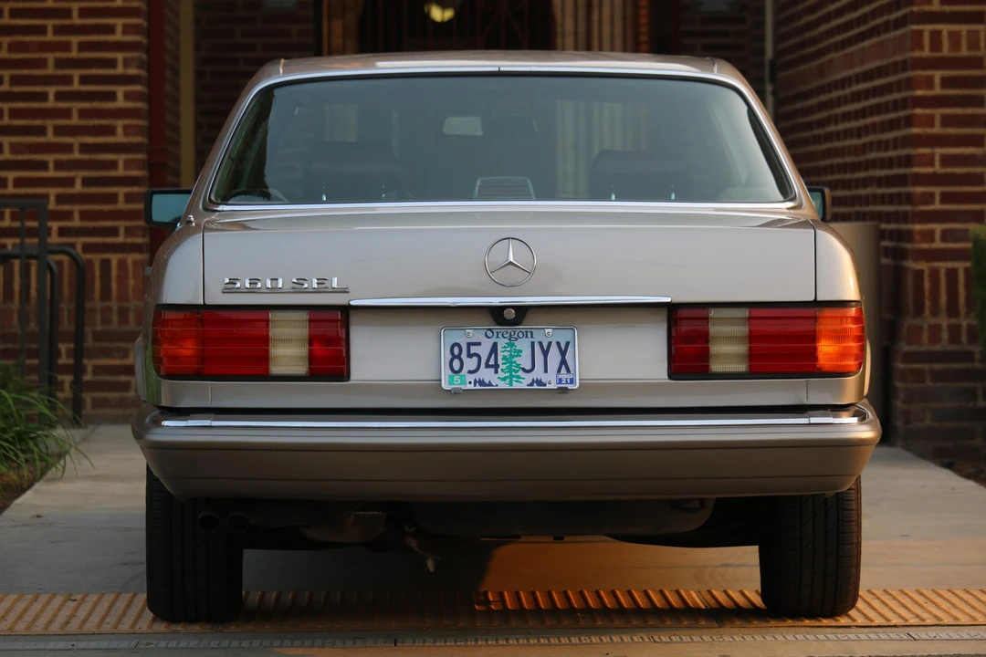 1988 Mercedes-Benz W126 S-Class Sedan - Image 12 of 31