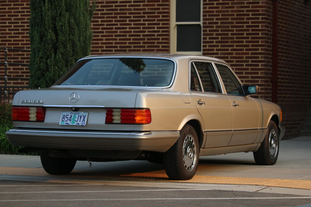 1988 Mercedes-Benz W126 S-Class Sedan - Image 14 of 31