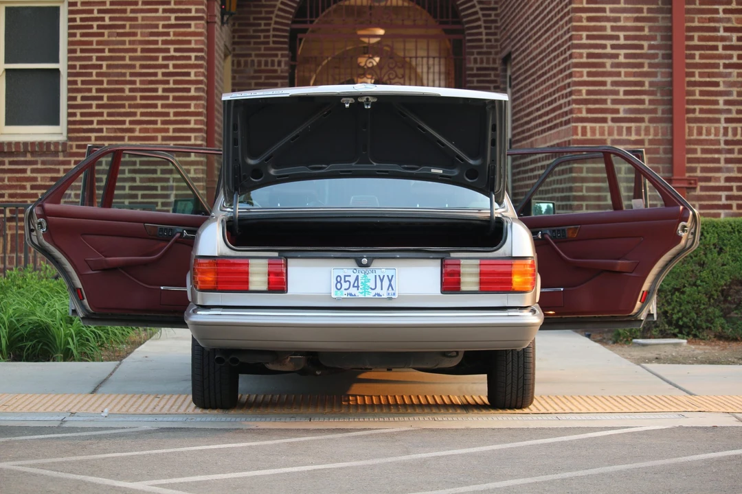 1988 Mercedes-Benz W126 S-Class Sedan - Image 13 of 31