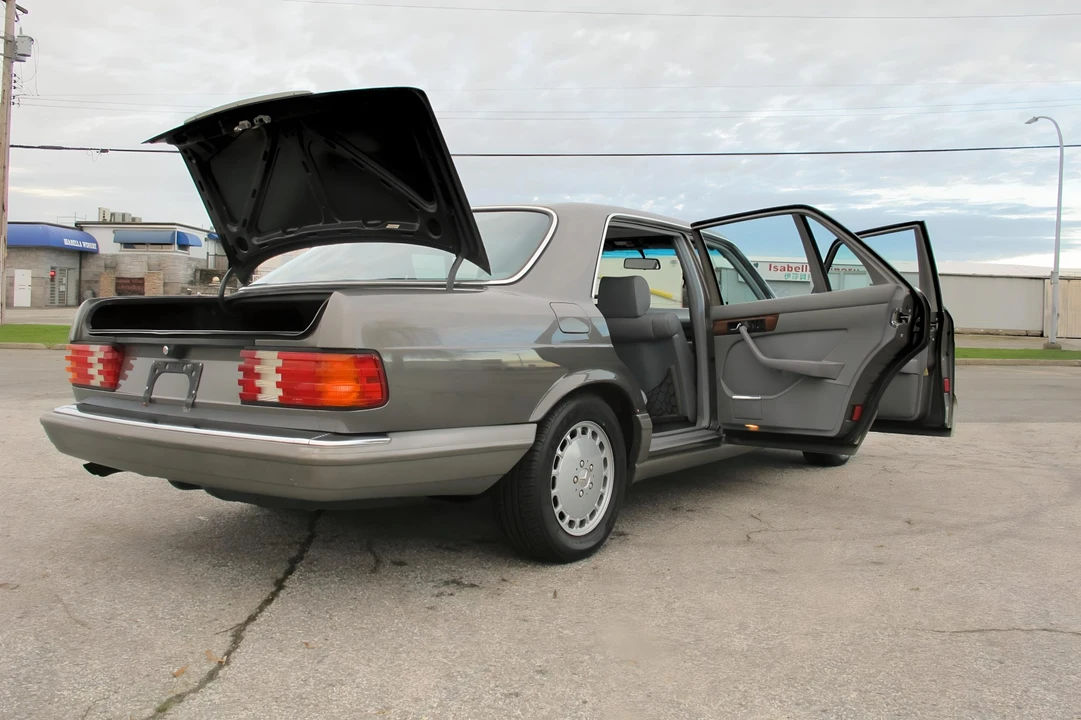 1988 Mercedes-Benz W126 S-Class Sedan - Image 21 of 31