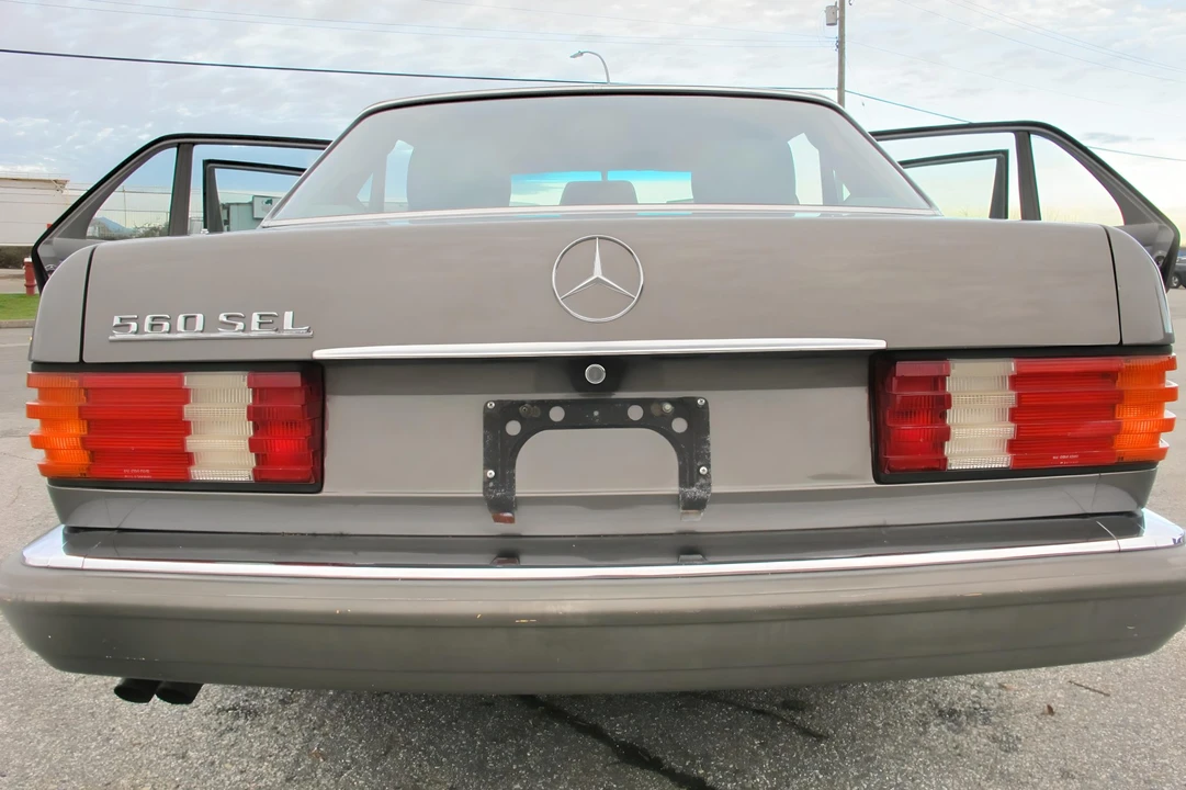 1988 Mercedes-Benz W126 S-Class Sedan - Image 18 of 31