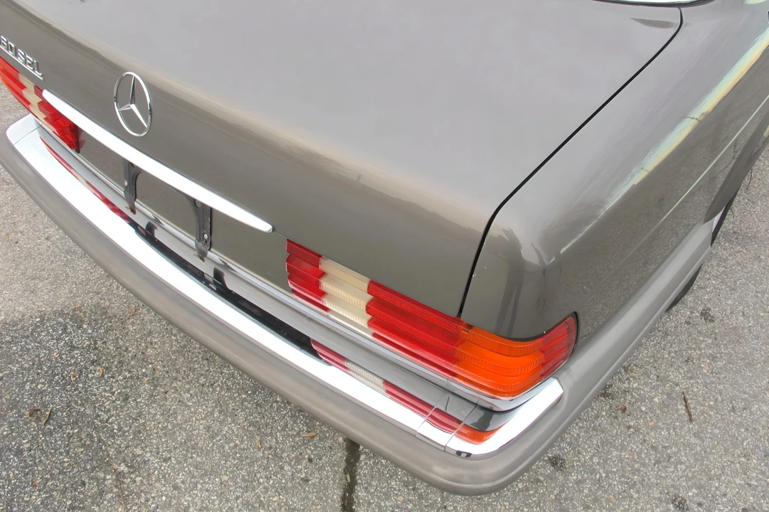 1988 Mercedes-Benz W126 S-Class Sedan - Image 29 of 31