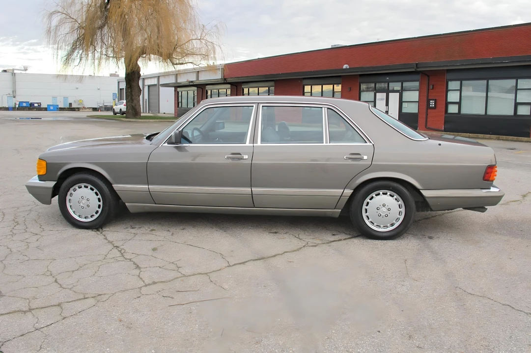 1988 Mercedes-Benz W126 S-Class Sedan - Image 6 of 31