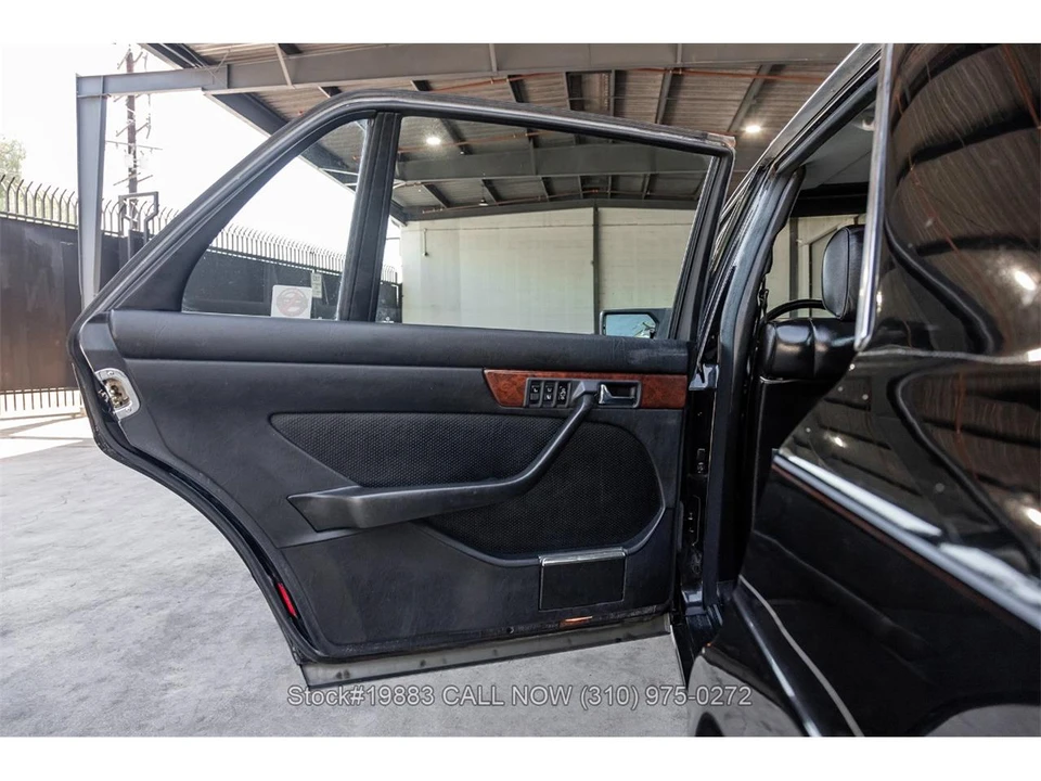 1988 Mercedes-Benz W126 S-Class Sedan - Image 18 of 31