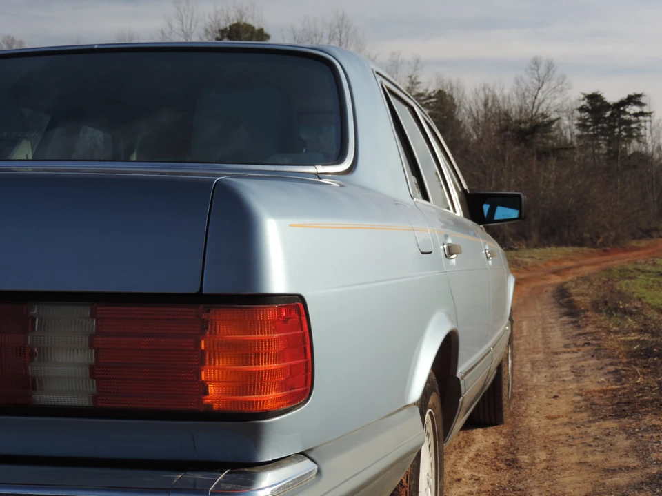 1988 Mercedes-Benz W126 S-Class Sedan - Image 13 of 31