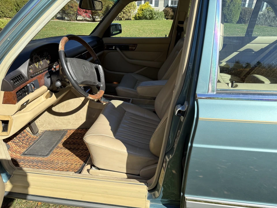 1988 Mercedes-Benz W126 S-Class Sedan - Image 22 of 31