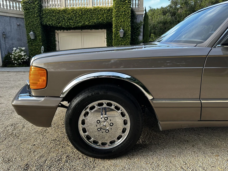 1988 Mercedes-Benz W126 S-Class Sedan - Image 17 of 31