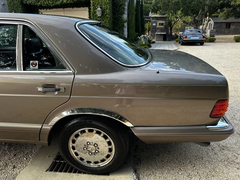 1988 Mercedes-Benz W126 S-Class Sedan - Image 30 of 31