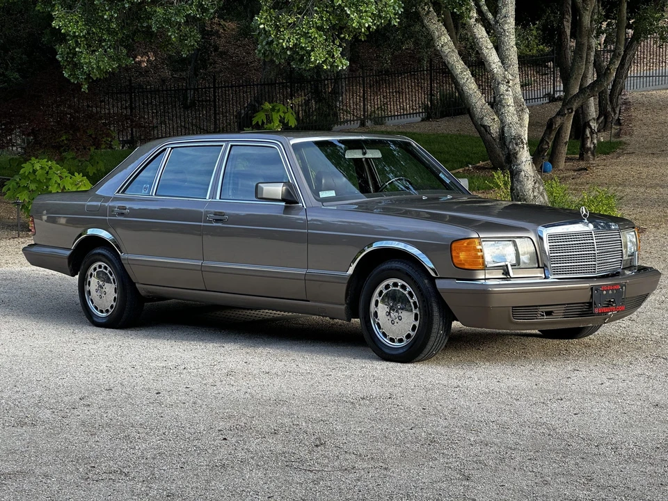 1988 Mercedes-Benz W126 S-Class Sedan - Image 10 of 31