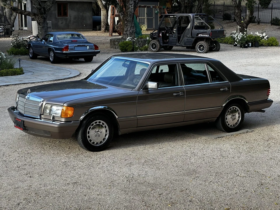 1988 Mercedes-Benz W126 S-Class Sedan - Image 2 of 31