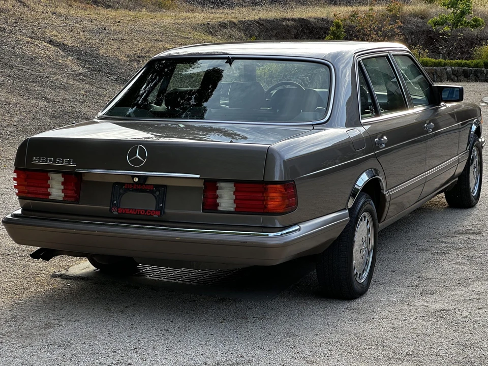 1988 Mercedes-Benz W126 S-Class Sedan - Image 7 of 31