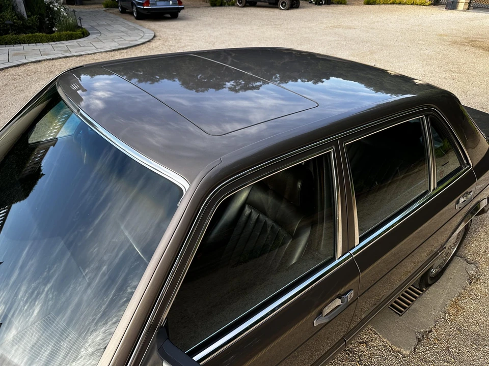 1988 Mercedes-Benz W126 S-Class Sedan - Image 18 of 31