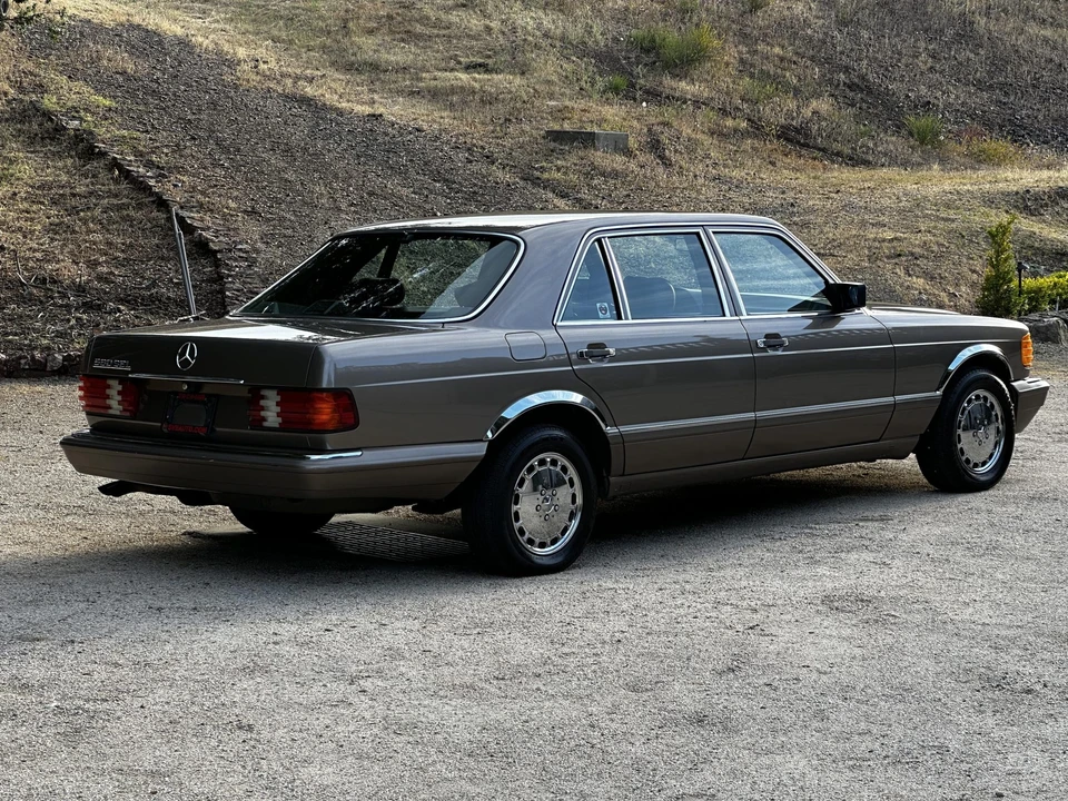 1988 Mercedes-Benz W126 S-Class Sedan - Image 8 of 31