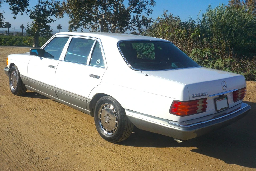 1988 Mercedes-Benz W126 S-Class Sedan - Image 4 of 6