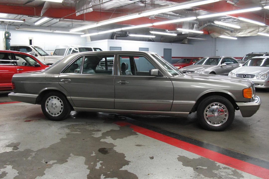 1988 Mercedes-Benz W126 S-Class Sedan - Image 3 of 5