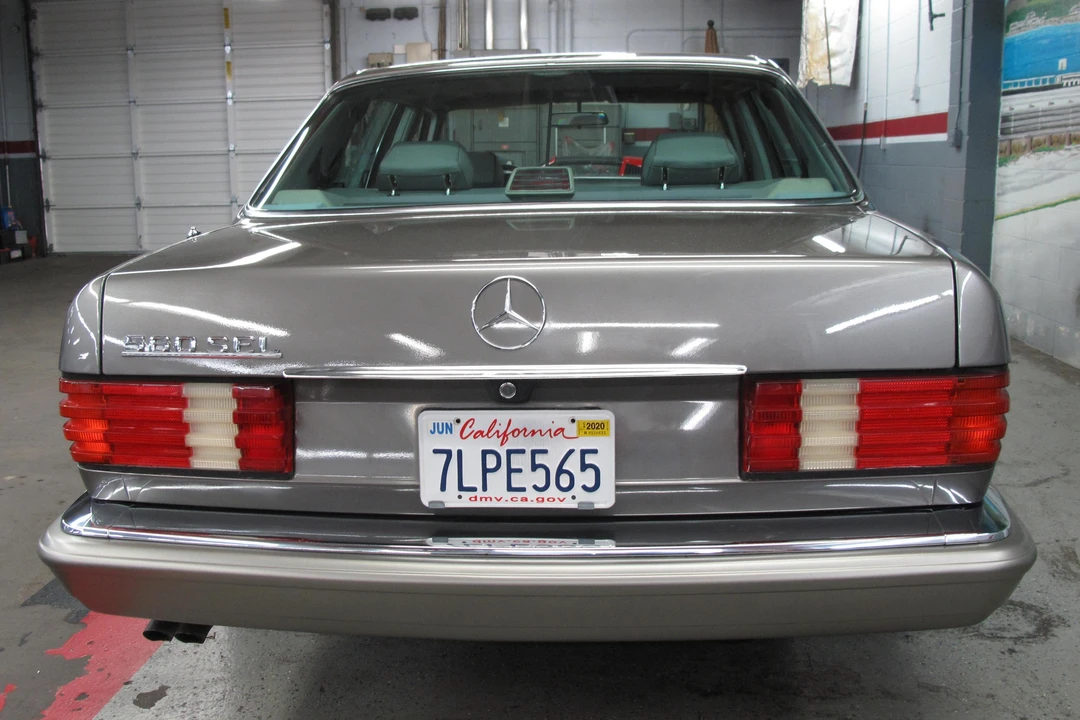 1988 Mercedes-Benz W126 S-Class Sedan - Image 5 of 5