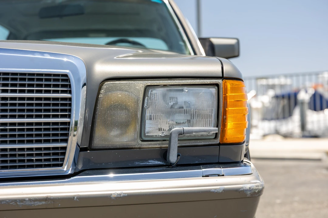 1988 Mercedes-Benz W126 S-Class Sedan - Image 24 of 31