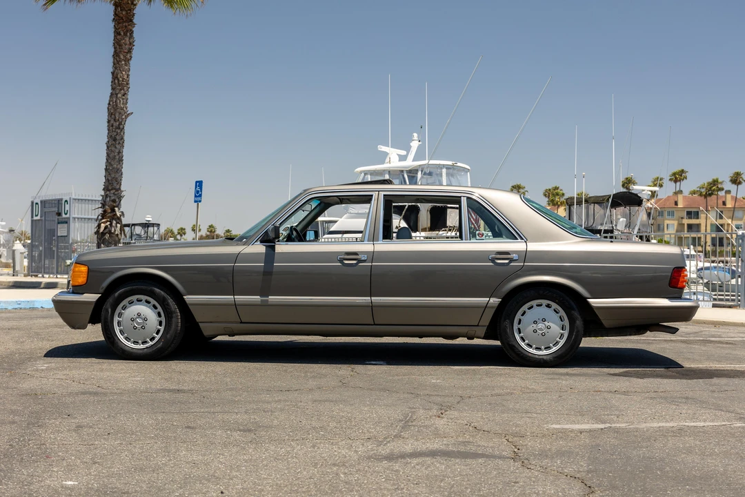 1988 Mercedes-Benz W126 S-Class Sedan - Image 11 of 31