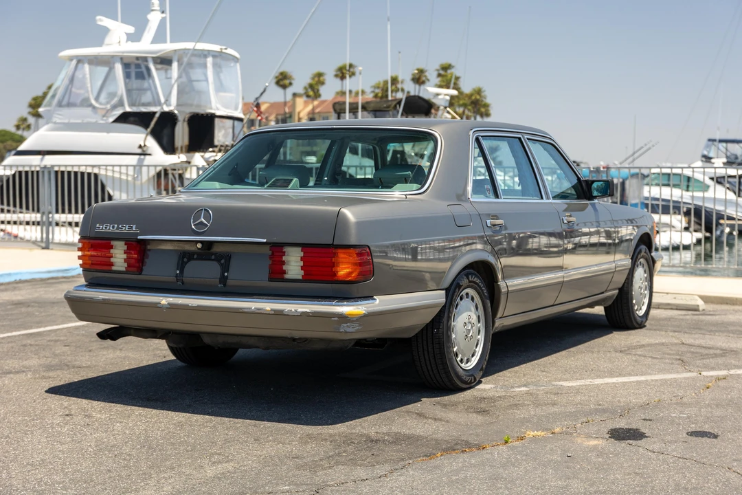 1988 Mercedes-Benz W126 S-Class Sedan - Image 13 of 31