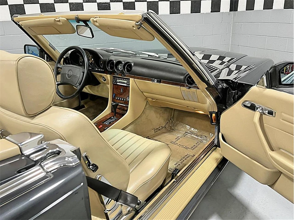 1988 Mercedes-Benz R107 SL-Class - Image 11 of 31