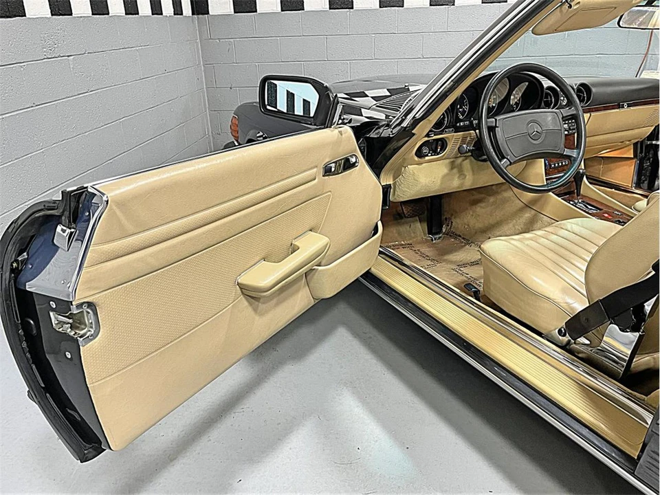 1988 Mercedes-Benz R107 SL-Class - Image 26 of 31