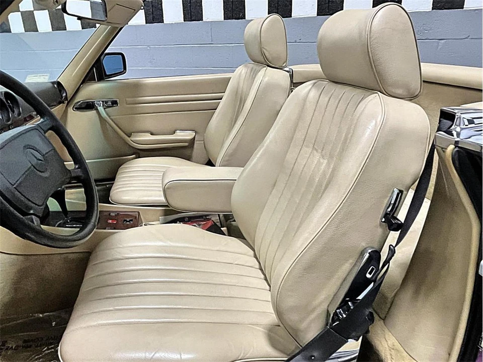 1988 Mercedes-Benz R107 SL-Class - Image 28 of 31