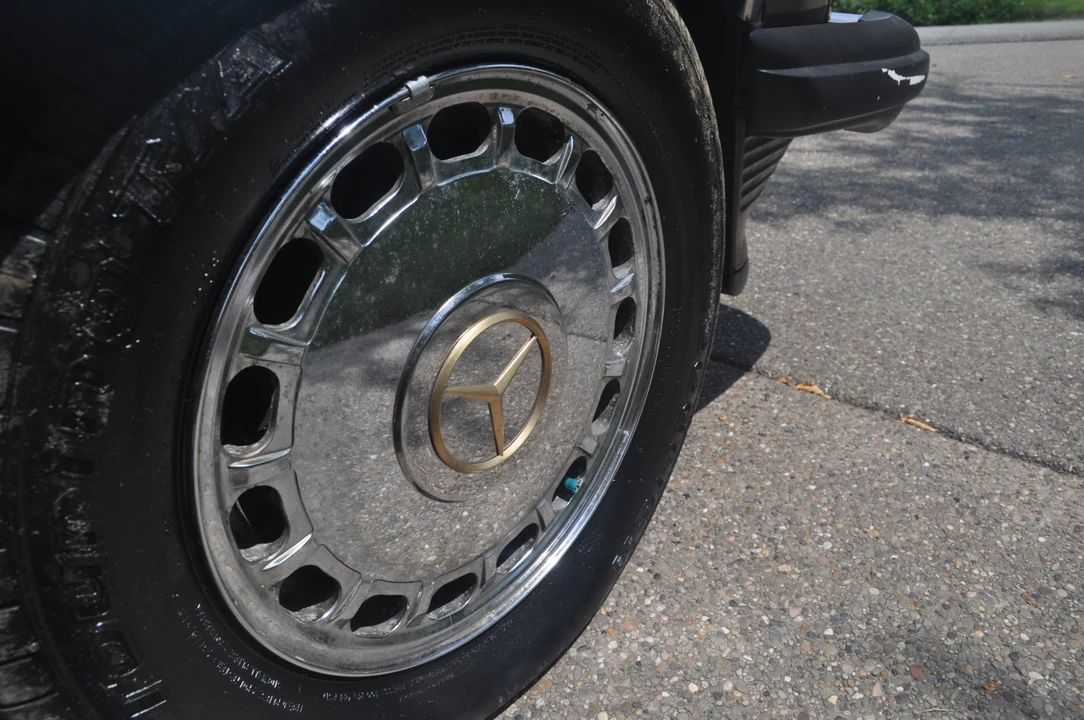 1988 Mercedes-Benz R107 SL-Class - Image 26 of 31