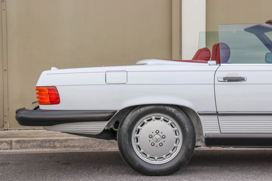 1988 Mercedes-Benz R107 SL-Class - Image 29 of 31