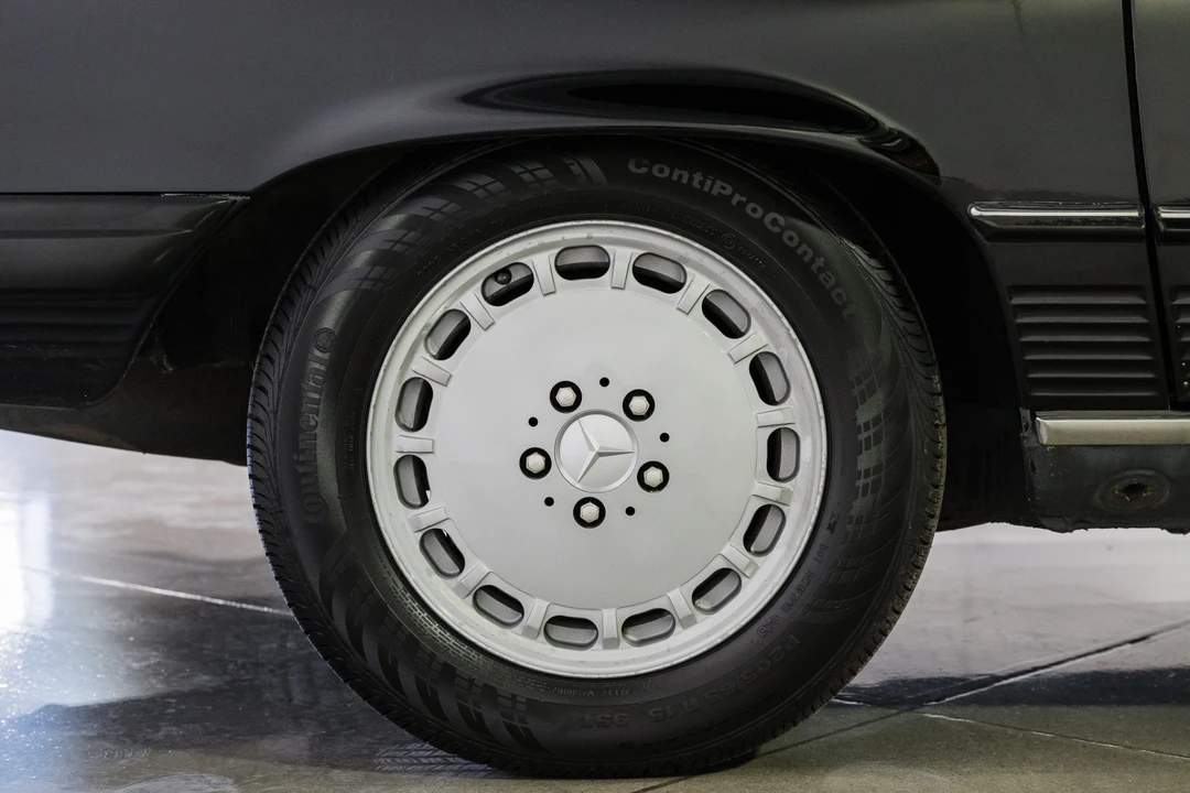 1988 Mercedes-Benz R107 SL-Class - Image 29 of 31