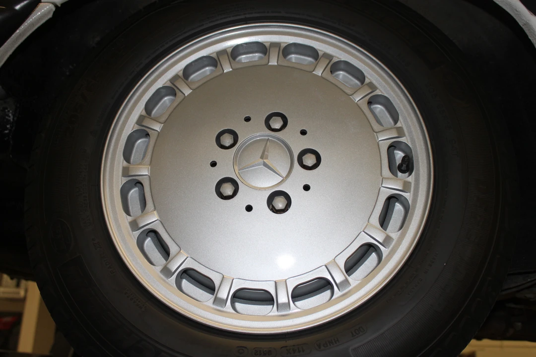 1988 Mercedes-Benz R107 SL-Class - Image 16 of 31
