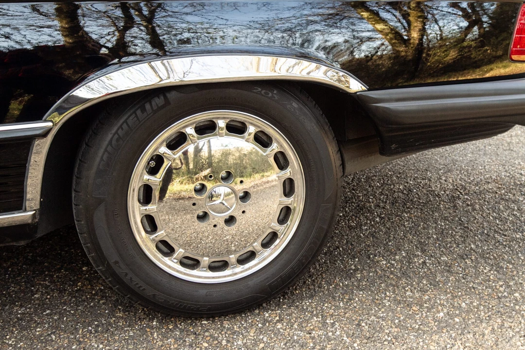 1988 Mercedes-Benz R107 SL-Class - Image 30 of 31