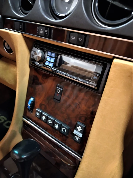 1988 Mercedes-Benz R107 SL-Class - Image 29 of 31