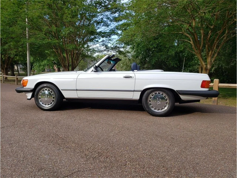 1988 Mercedes-Benz R107 SL-Class - Image 24 of 31