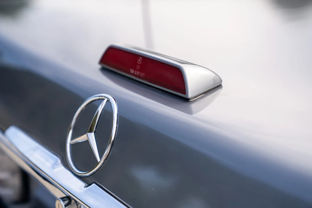 1988 Mercedes-Benz R107 SL-Class - Image 17 of 31