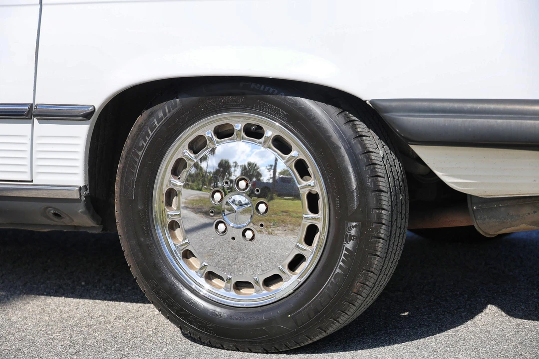 1988 Mercedes-Benz R107 SL-Class - Image 28 of 31